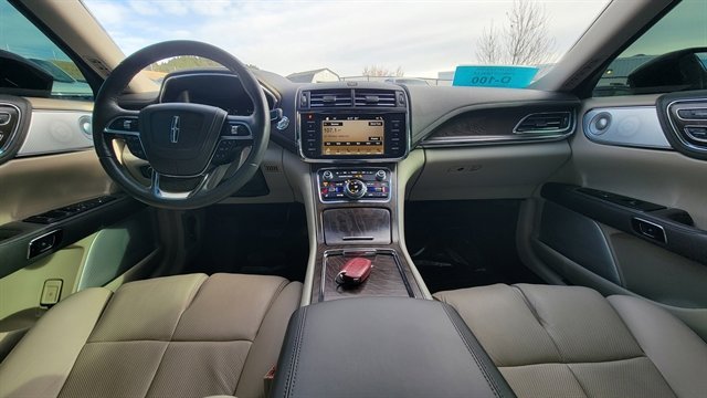 Used 2019 Lincoln Continental Reserve image 16