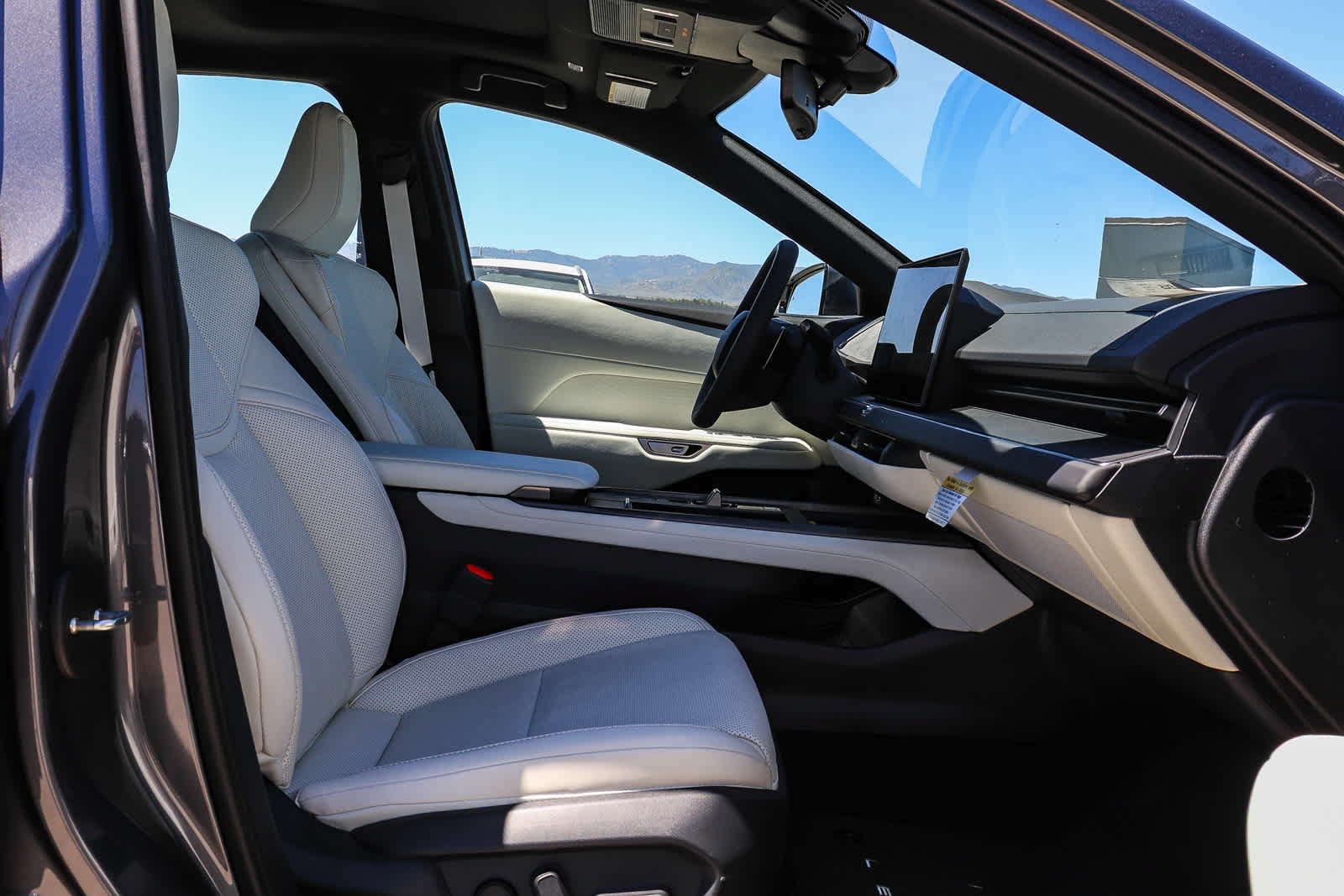 New 2026 Lexus ES 350e FWD image 17