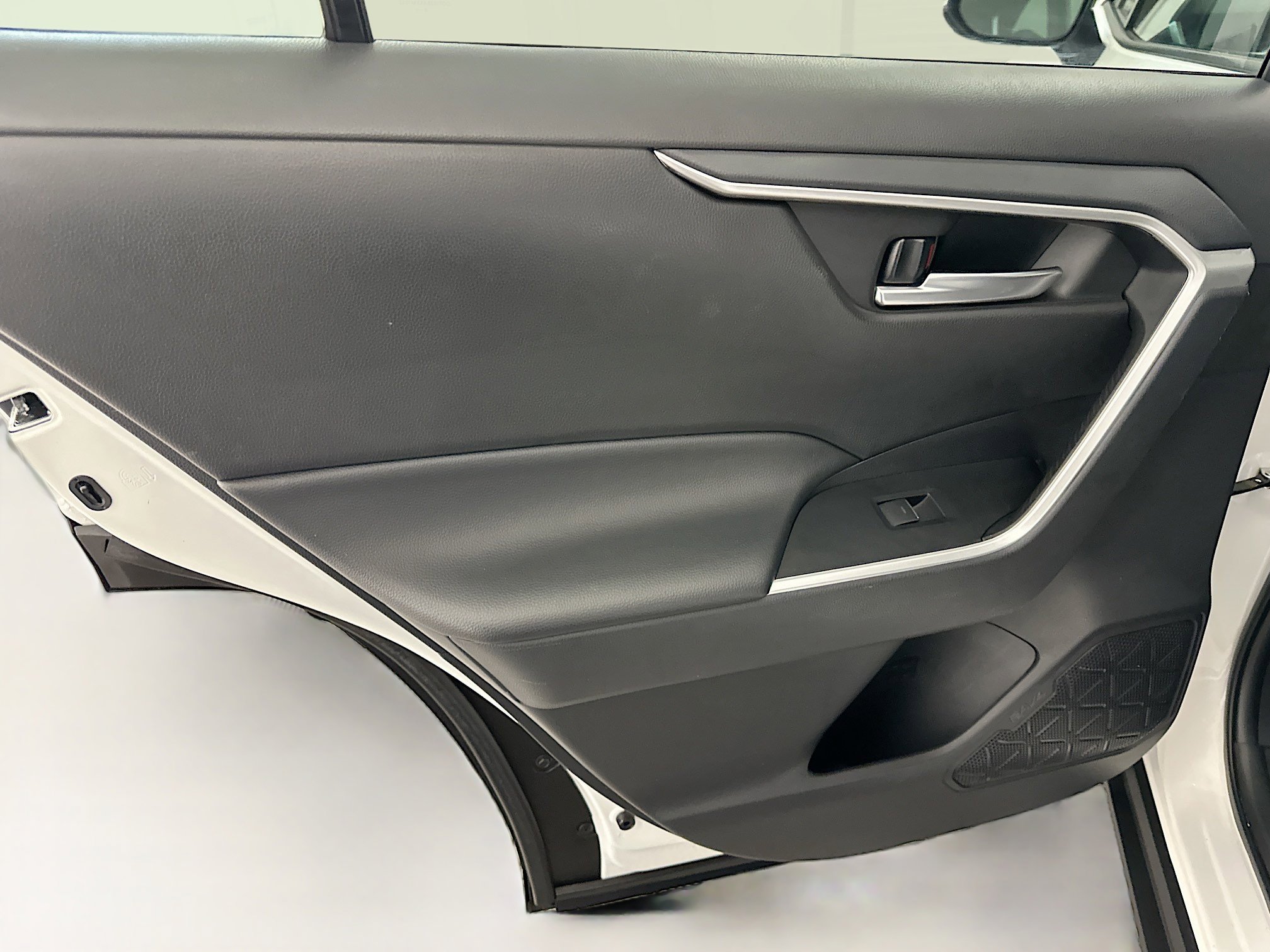 Used 2025 Toyota RAV4 XLE image 27