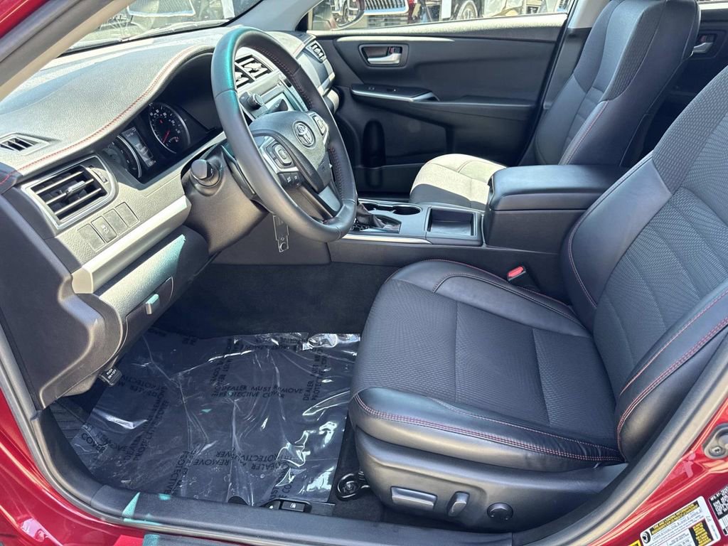 Used 2017 Toyota Camry SE FWD image 16
