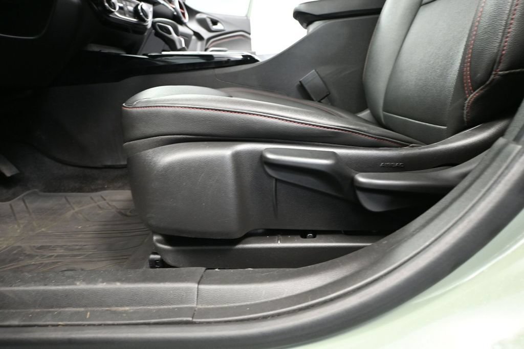 Used 2024 Chevrolet Trax RS w/ Sunroof Package FWD image 16
