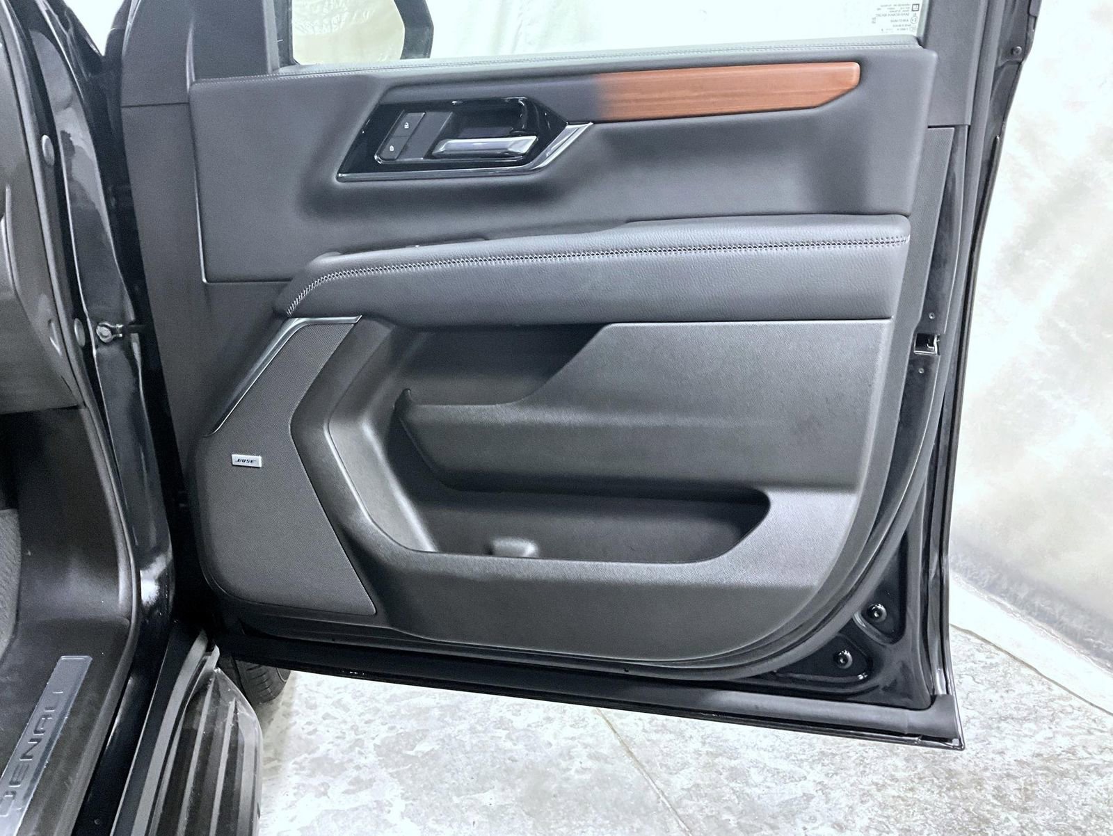 Used 2025 GMC Yukon XL Denali image 16