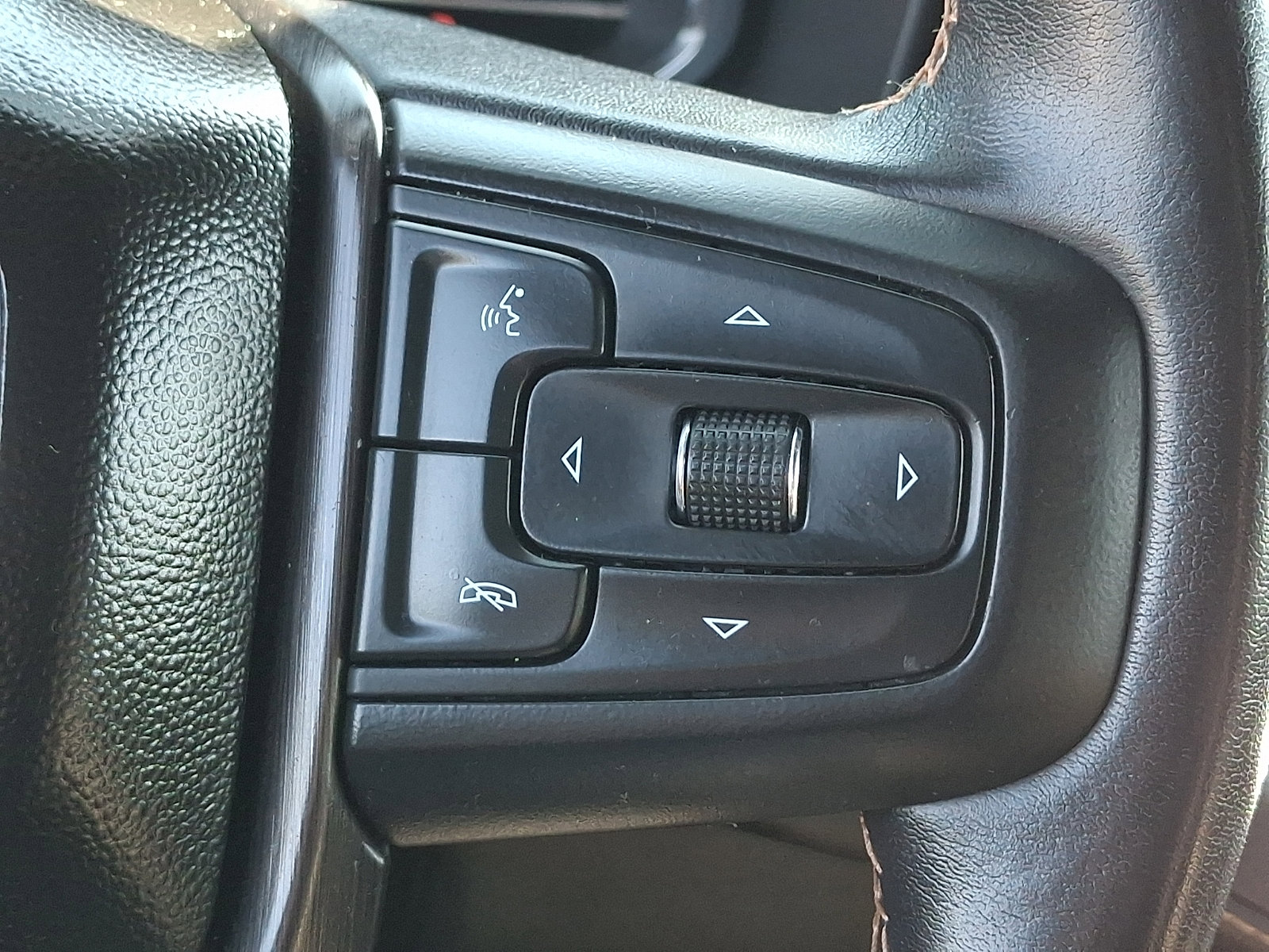 Certified 2023 GMC Yukon XL AT4 w/ AT4 Premium Package AWD/4WD image 26