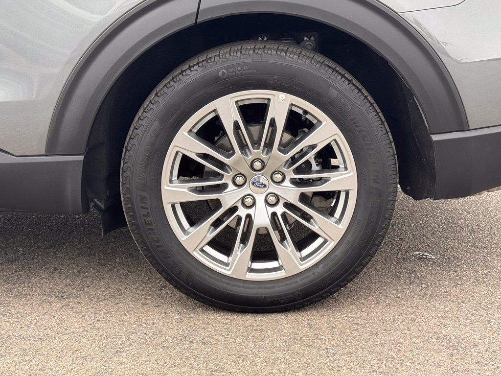 Used 2026 Ford Explorer Platinum RWD image 15