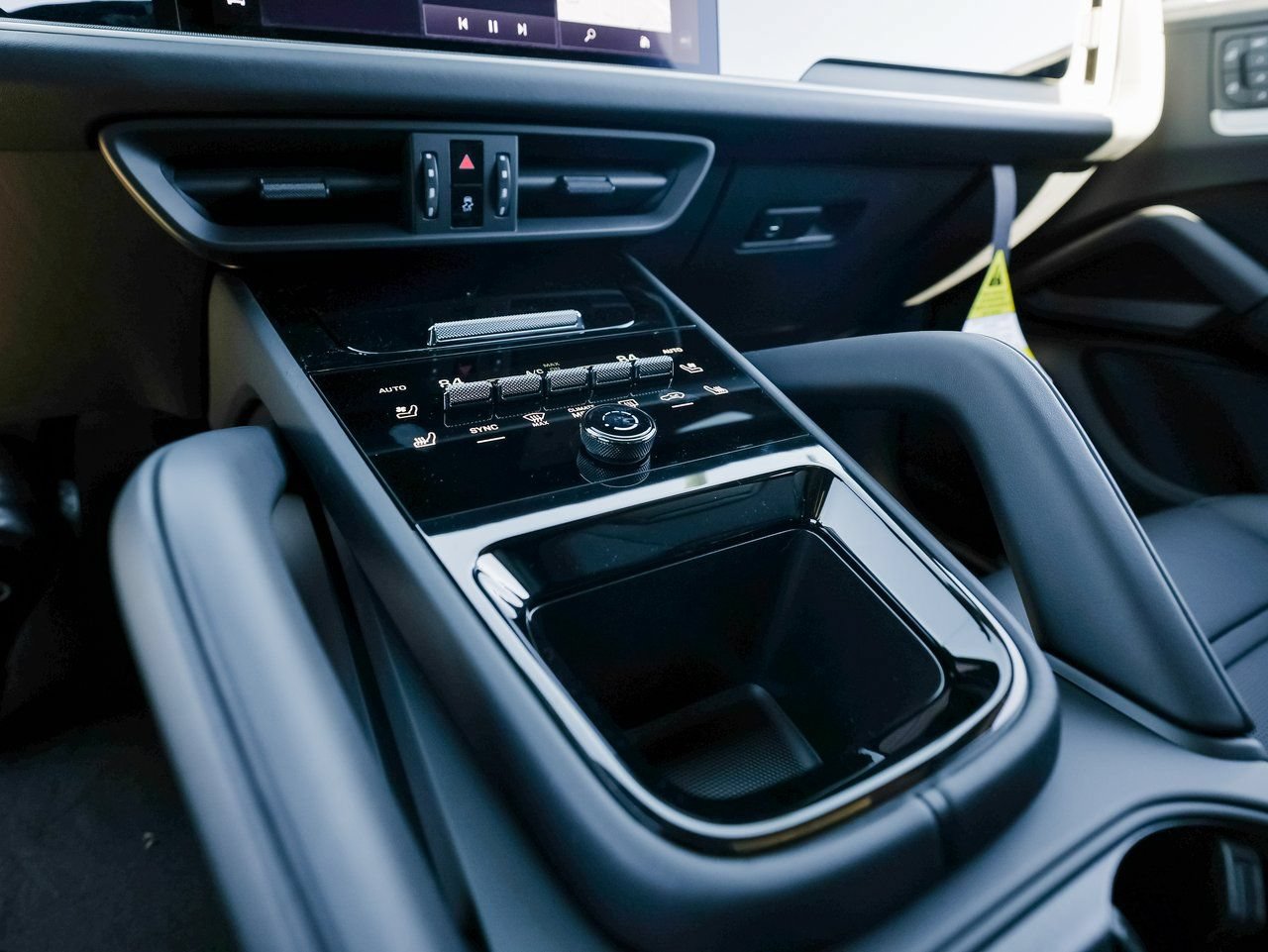 New 2026 Porsche Cayenne E-Hybrid AWD/4WD image 20