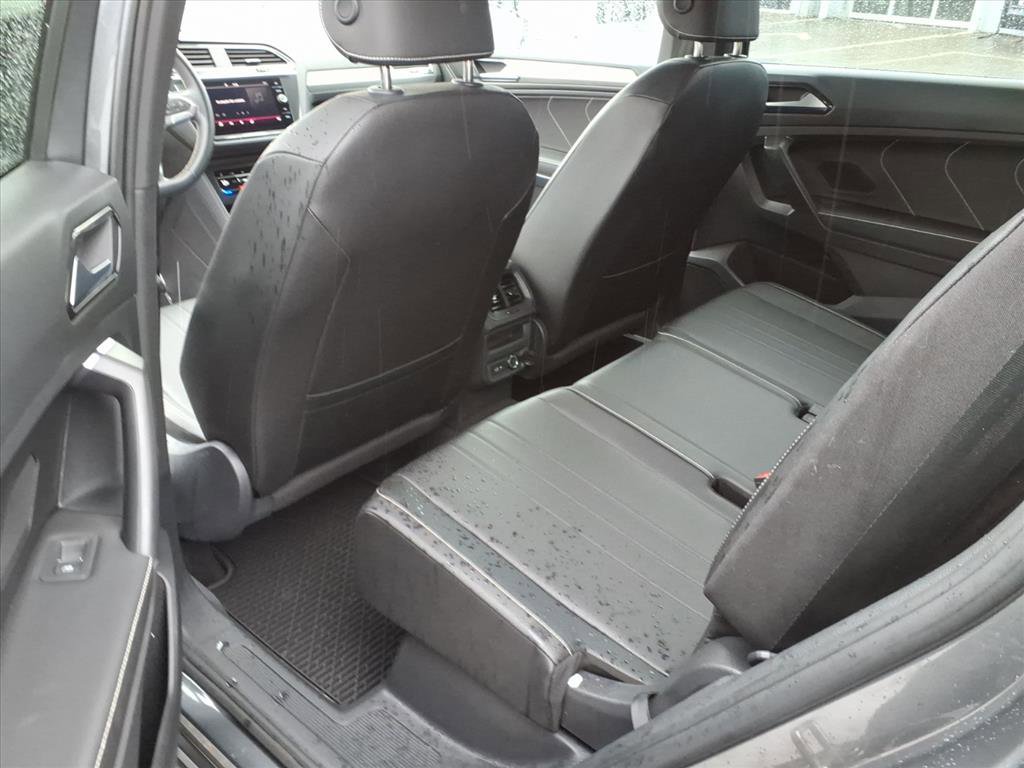 Used 2023 Volkswagen Tiguan SE R-Line image 33