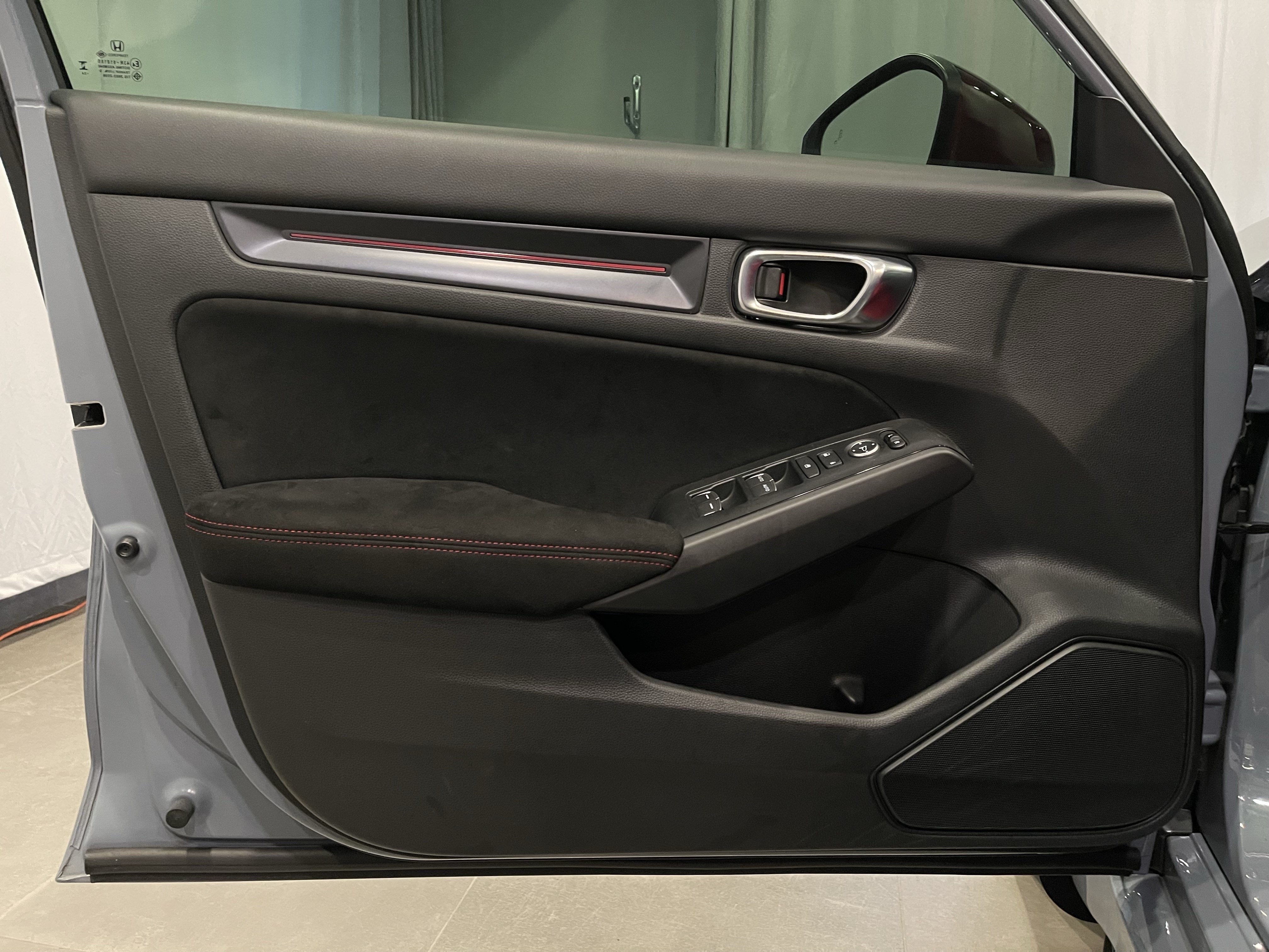 Used 2025 Honda Civic Type R image 12