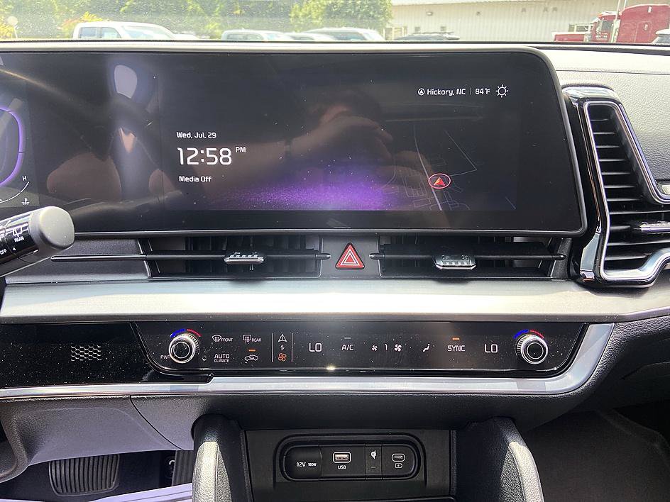 Used 2025 Kia Sportage EX w/ Premium Package FWD image 18