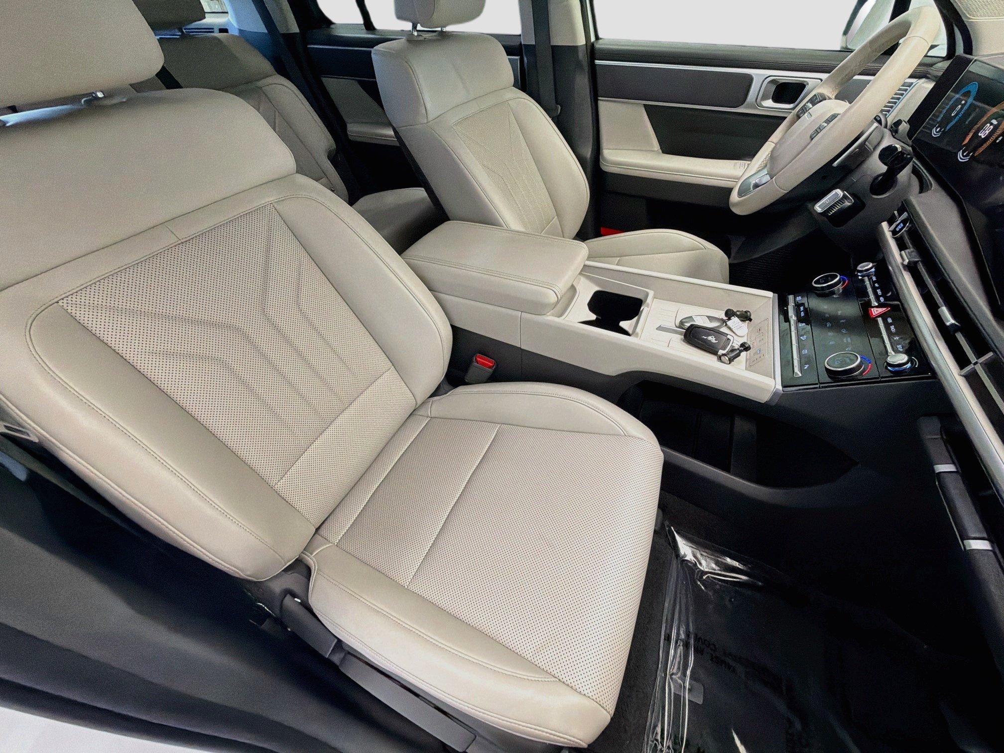 Used 2026 Hyundai Santa Fe SEL FWD image 15