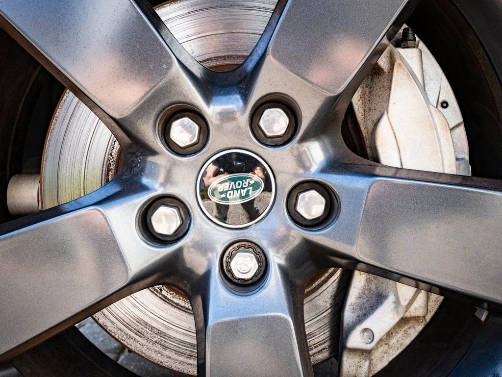 Used 2023 Land Rover Defender 130 X-Dynamic SE image 8