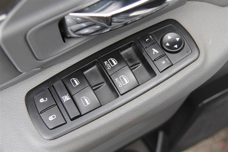 Used 2015 RAM 1500 Outdoorsman w/ Pittsburgh Penguins Edition AWD/4WD image 17