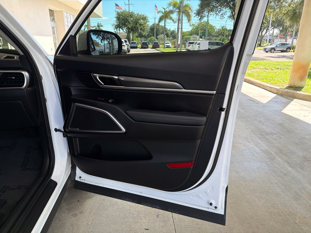 Used 2024 Kia Telluride S FWD image 29