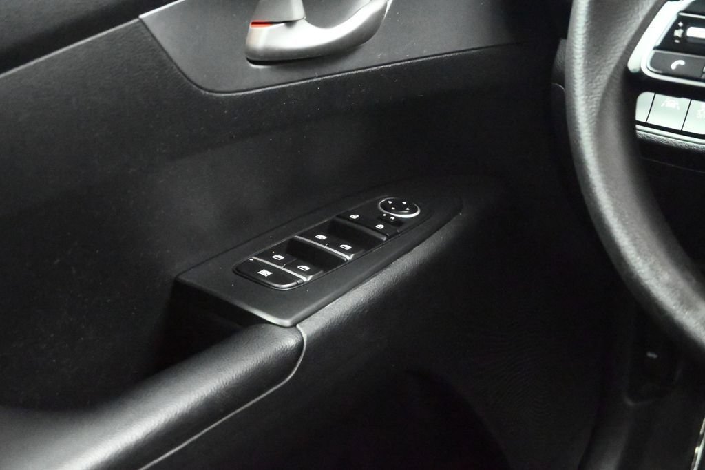 Used 2020 Kia Forte LXS FWD image 41