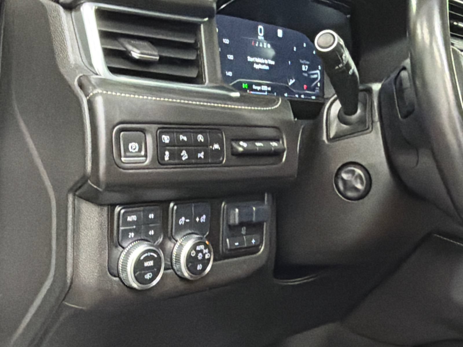 Used 2023 GMC Yukon XL Denali Ultimate AWD/4WD image 26