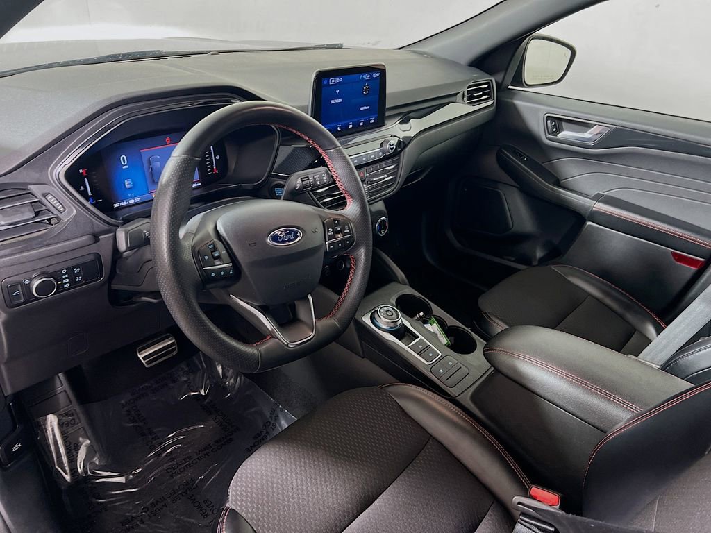 Used 2024 Ford Escape ST-Line image 9