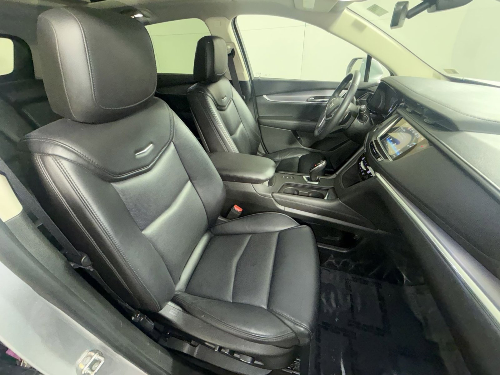 Used 2017 Cadillac XT5 Luxury image 26