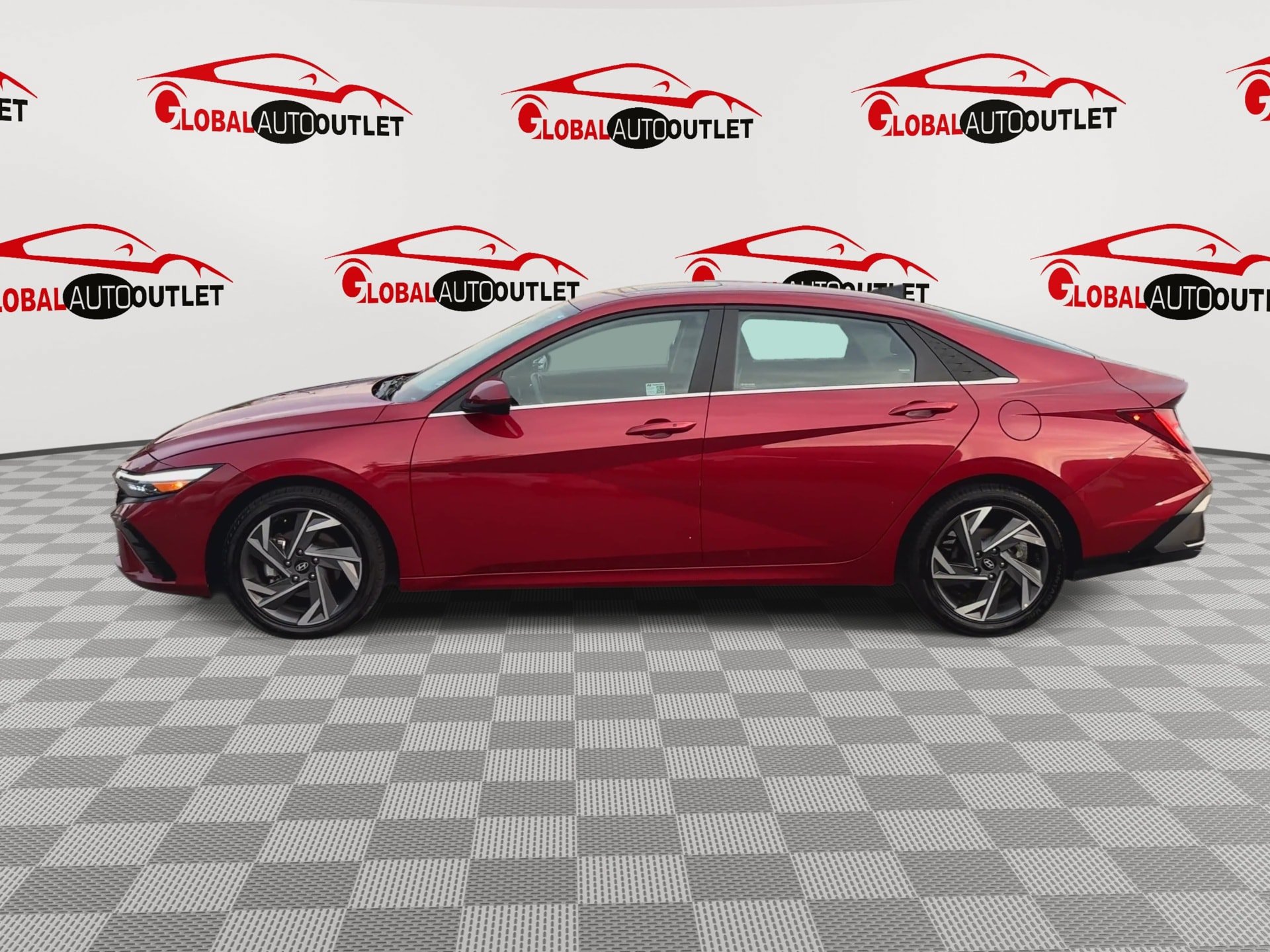 Used 2025 Hyundai Elantra SEL FWD image 5