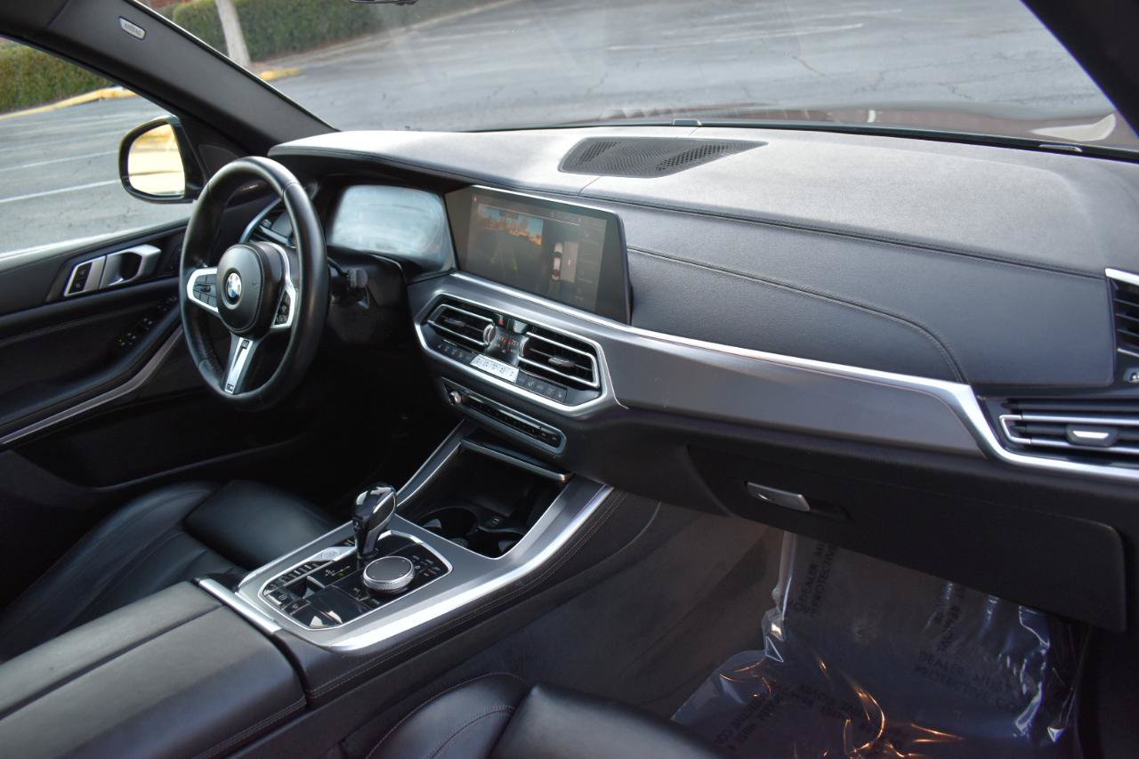 Used 2019 BMW X5 xDrive50i w/ Parking Assistance Package AWD/4WD image 13