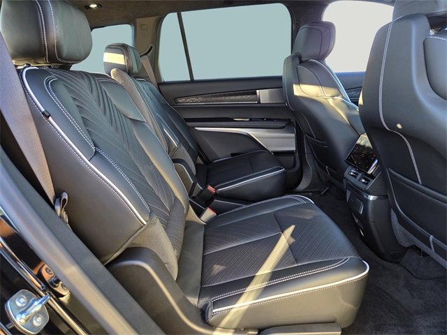 New 2026 Cadillac Vistiq Platinum image 15