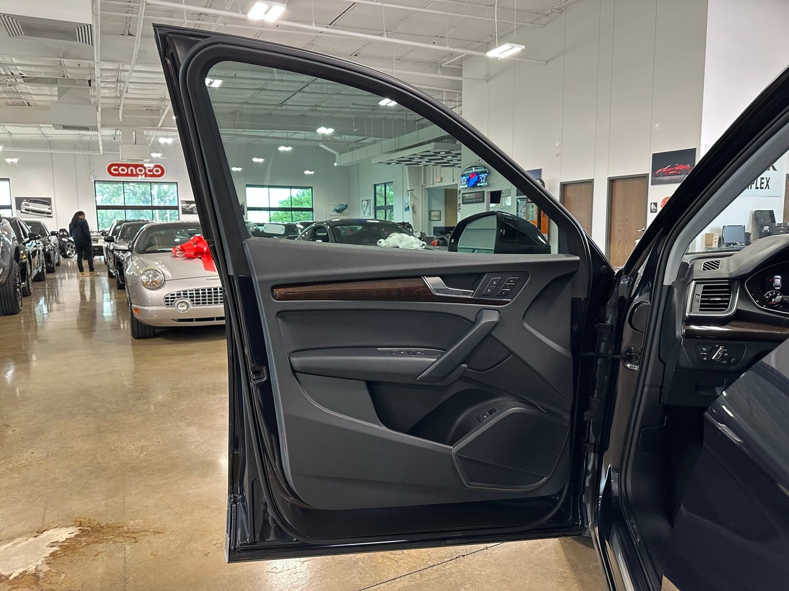 Used 2018 Audi Q5 2.0T Premium Plus w/ Premium Plus Package AWD/4WD image 11