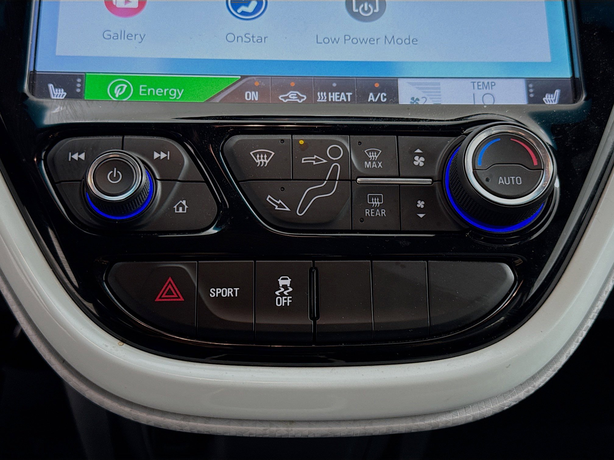 Used 2020 Chevrolet Bolt LT FWD image 16