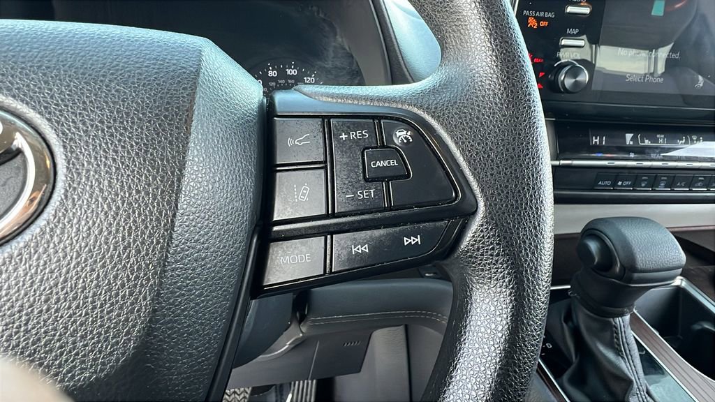 Used 2024 Toyota Sienna LE image 25