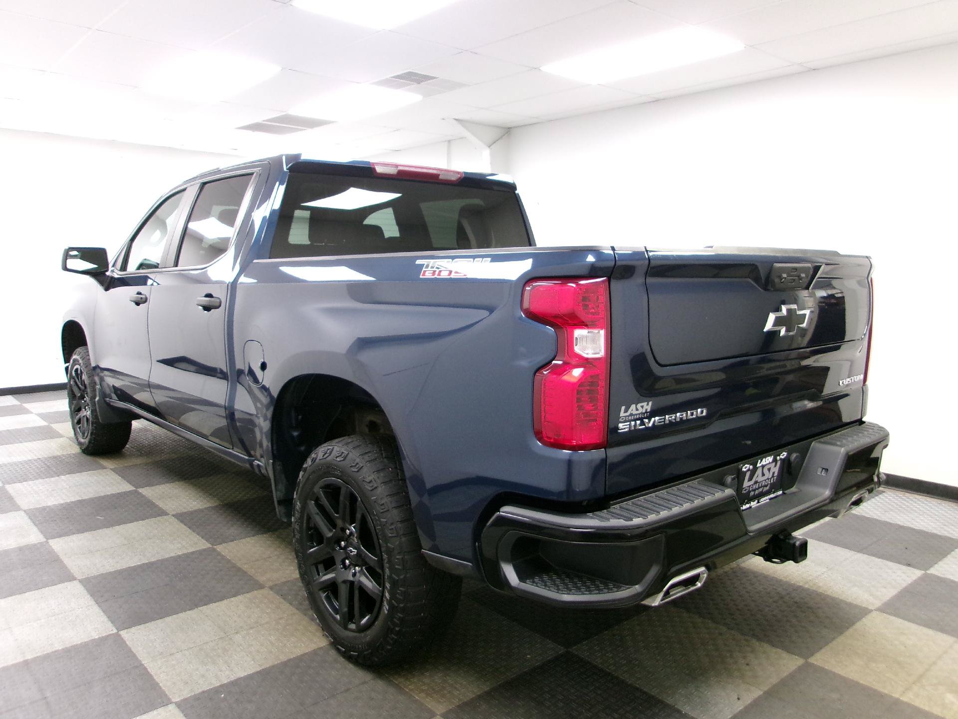 Used 2022 Chevrolet Silverado 1500 Custom Trail Boss AWD/4WD image 2