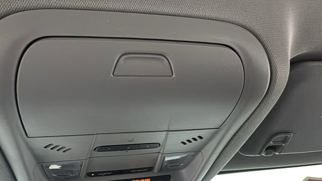 Used 2023 GMC Acadia AT4 image 33