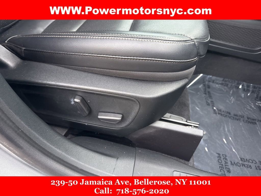 Used 2021 Ford Escape Titanium image 16