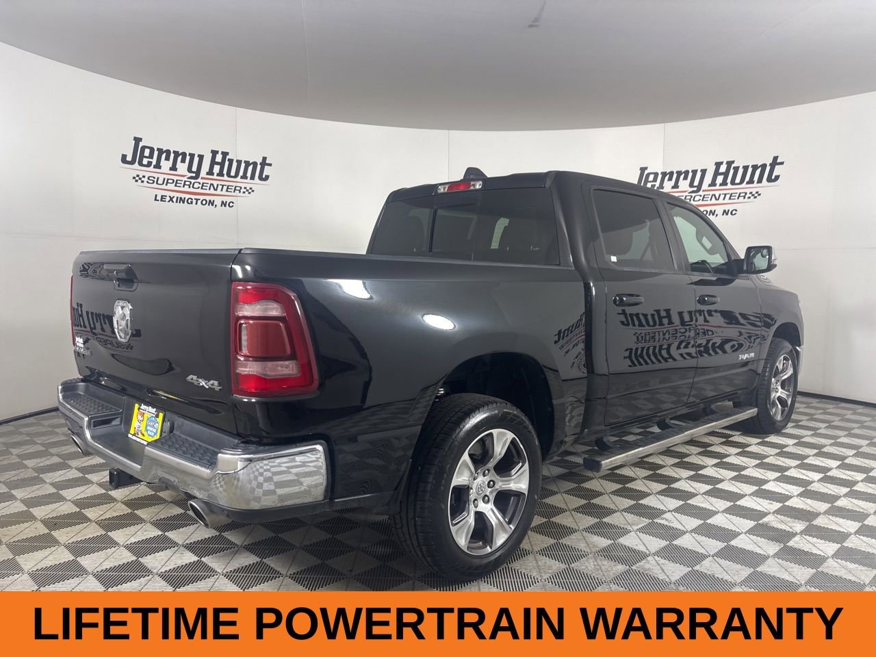 Used 2023 RAM 1500 Laramie AWD/4WD image 5