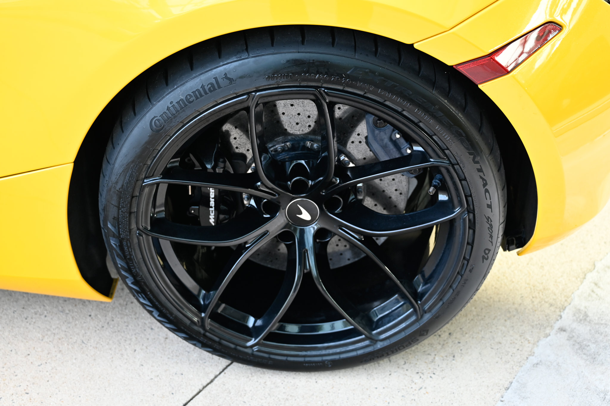 Used 2020 McLaren 720S Performance RWD image 30