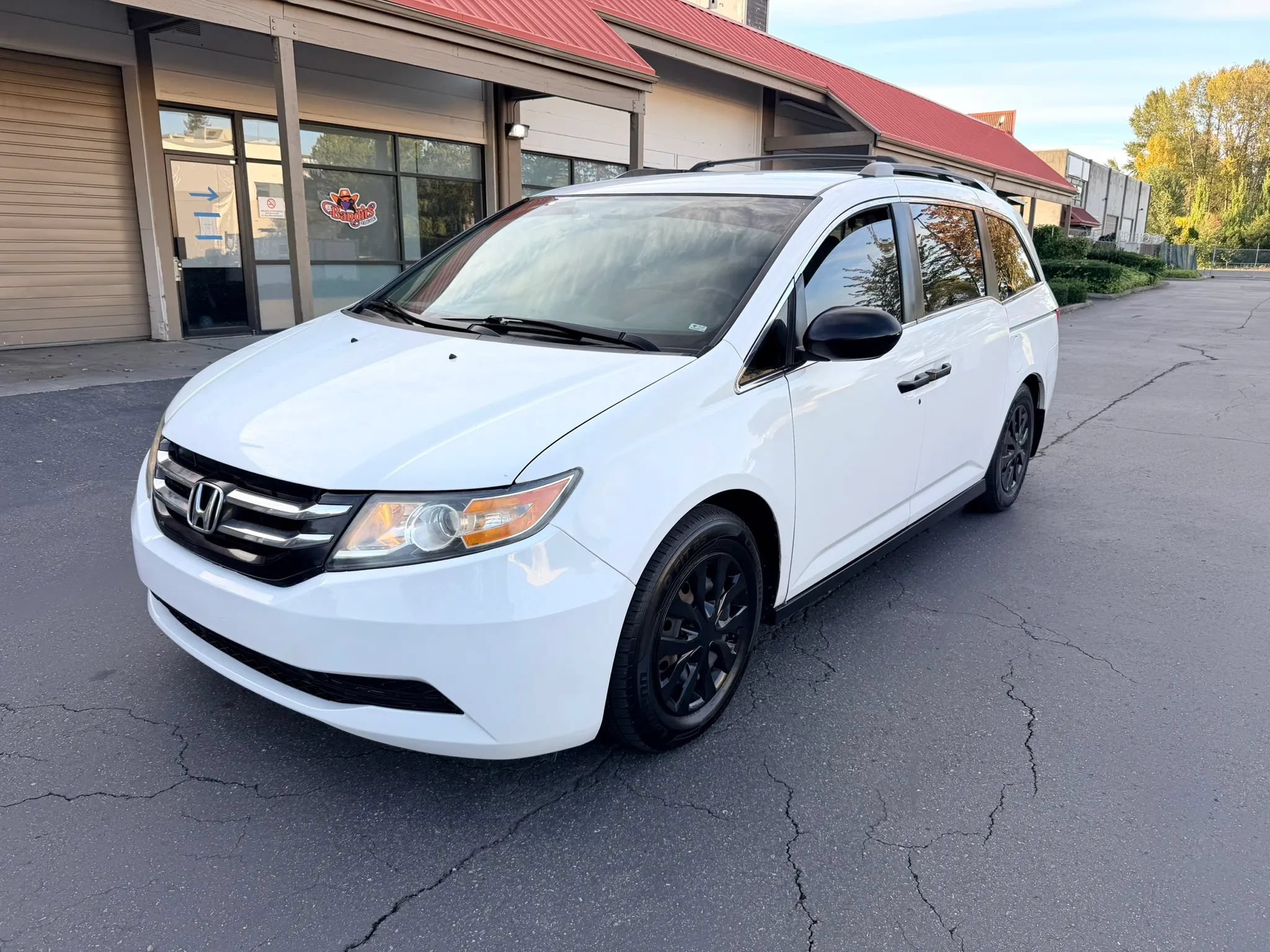 Used 2014 Honda Odyssey LX image 1