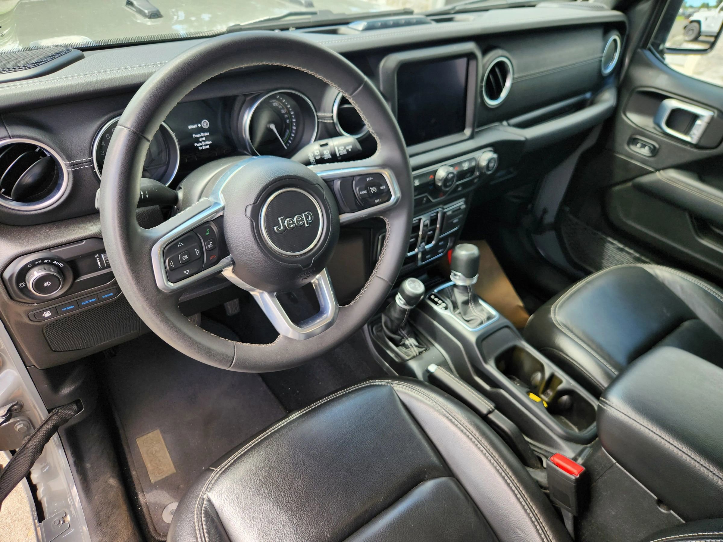Used 2023 Jeep Wrangler Unlimited Sahara image 26