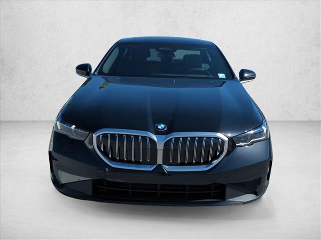 Used 2026 BMW 540i xDrive w/ Premium Package AWD/4WD image 2