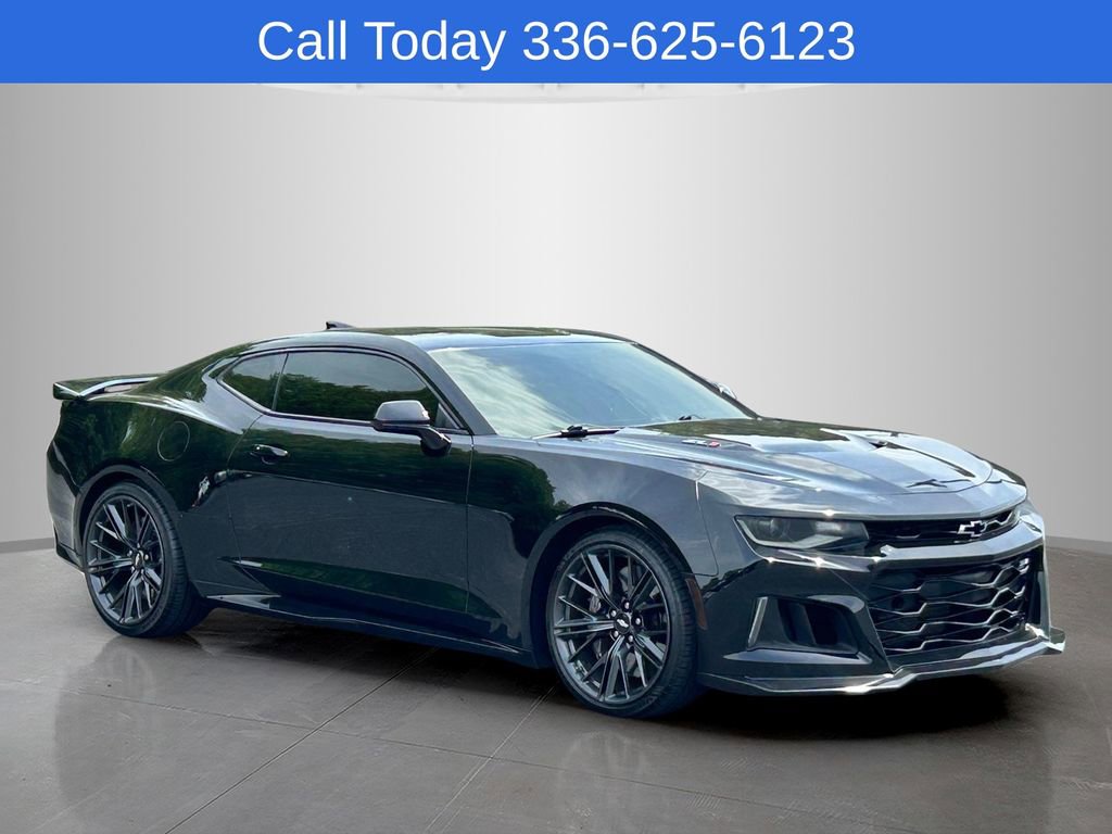 Used 2018 Chevrolet Camaro ZL1 RWD image 7