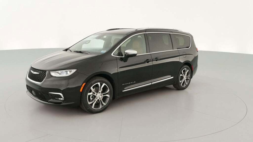 New 2026 Chrysler Pacifica Pinnacle