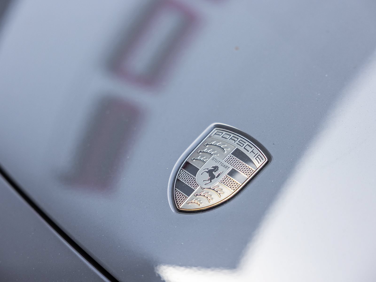 Certified 2025 Porsche Macan Turbo Electric AWD/4WD image 25