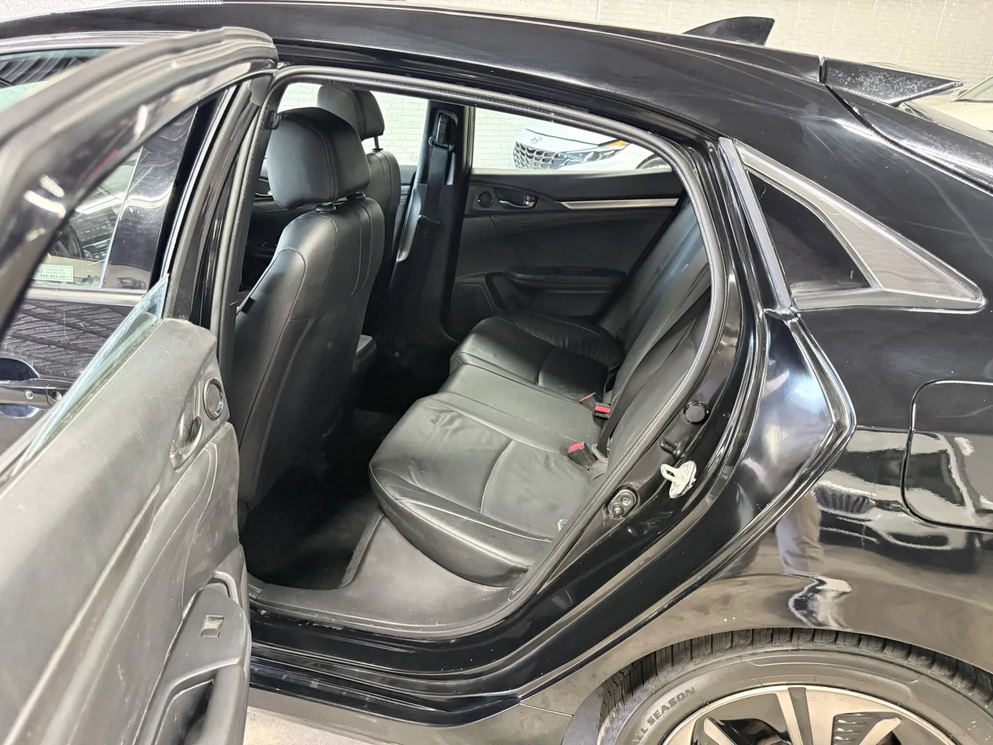 Used 2018 Honda Civic EX-L image 11