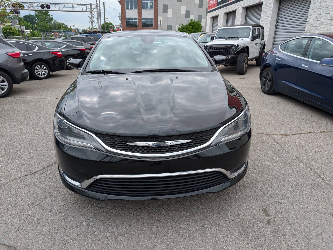 Used 2017 Chrysler 200 Limited Platinum FWD image 4
