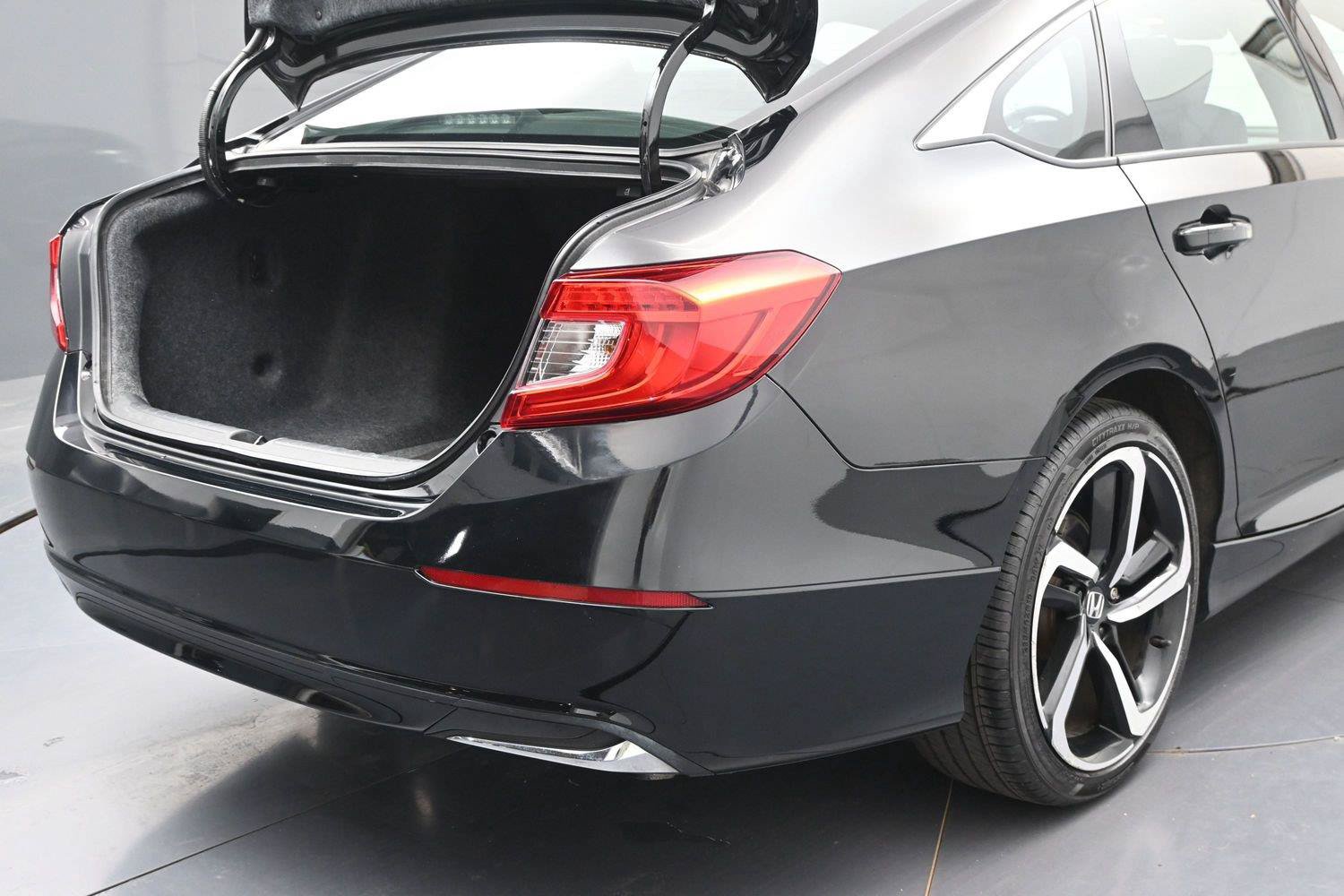 Used 2022 Honda Accord Sport image 13
