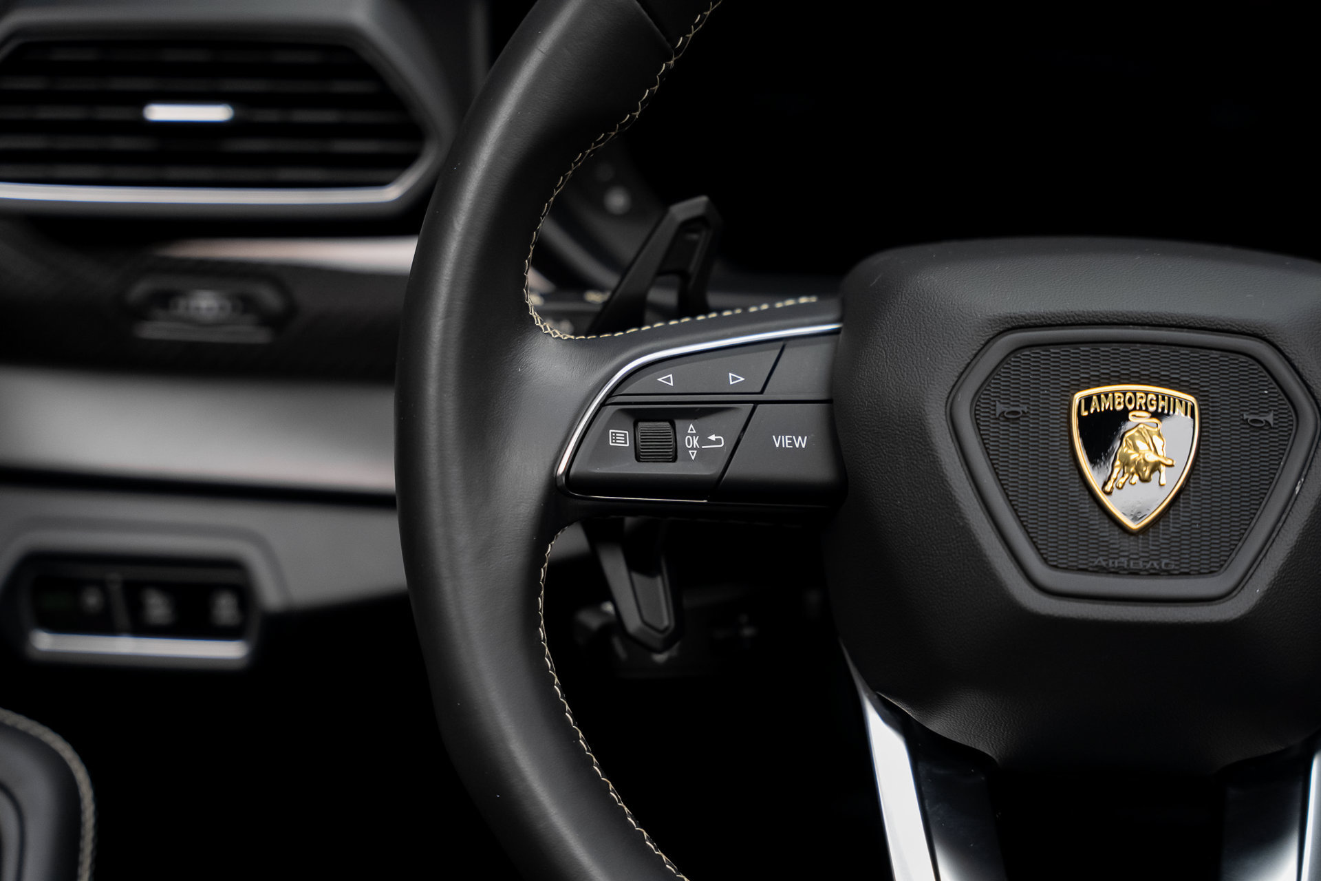 Used 2024 Lamborghini Urus S AWD/4WD image 44