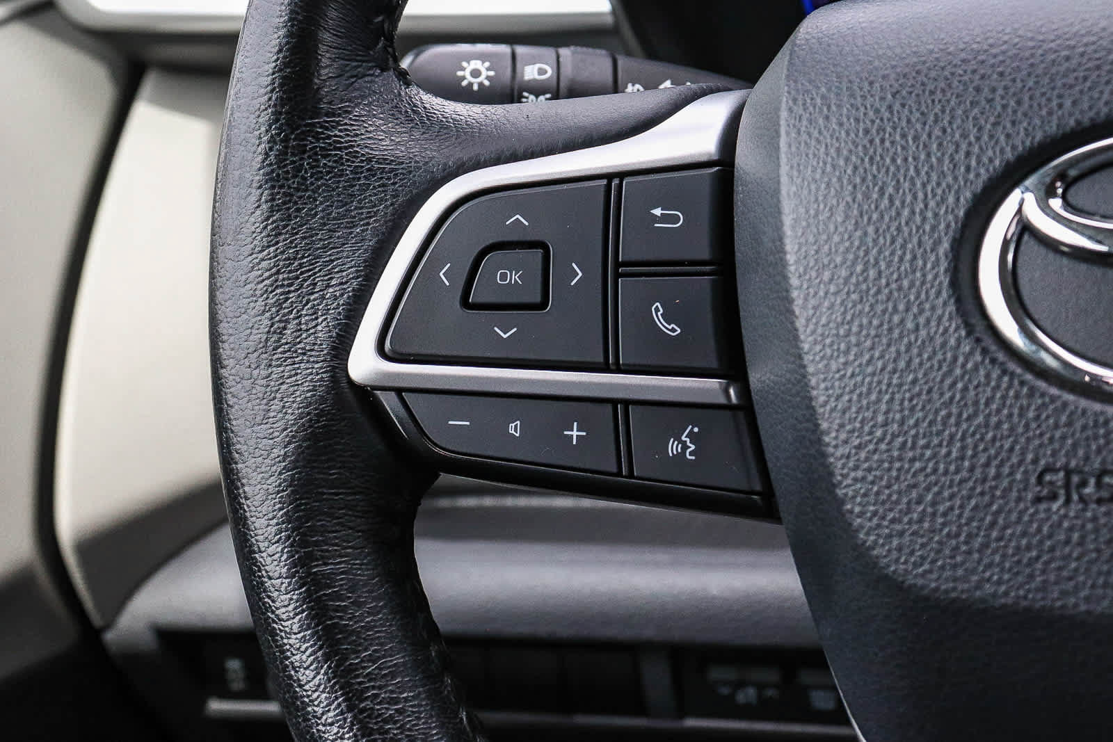 Used 2021 Toyota Sienna XLE w/ XLE Plus Package FWD image 24