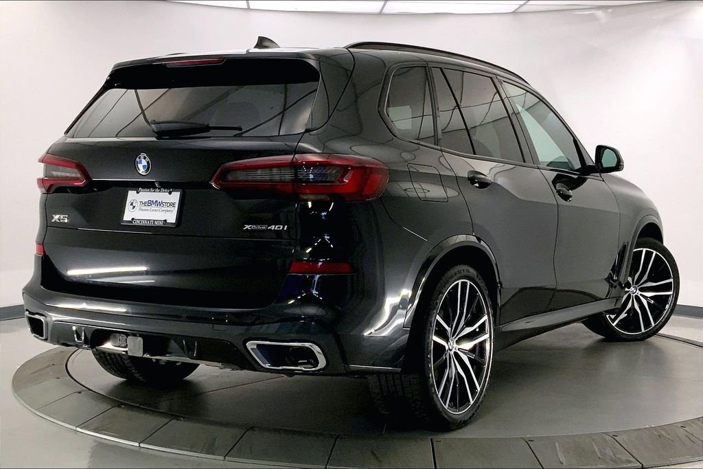 Used 2022 BMW X5 xDrive40i w/ M Sport Package AWD/4WD image 12