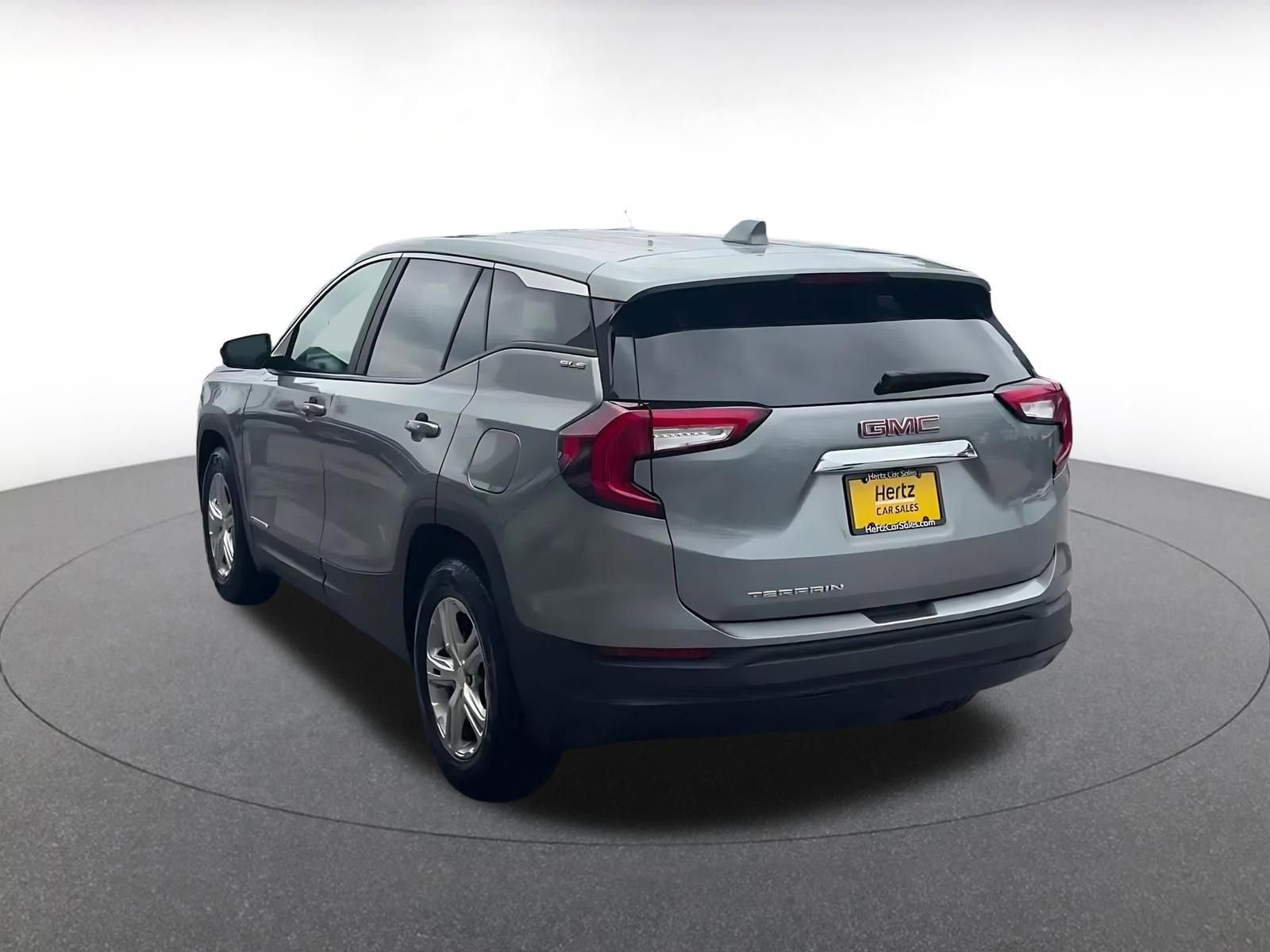 Used 2024 GMC Terrain SLE FWD image 11