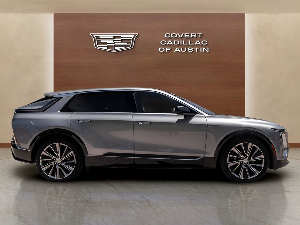 Certified 2025 Cadillac Lyriq Luxury w/ LPO, Floor Liner Package AWD/4WD image 5