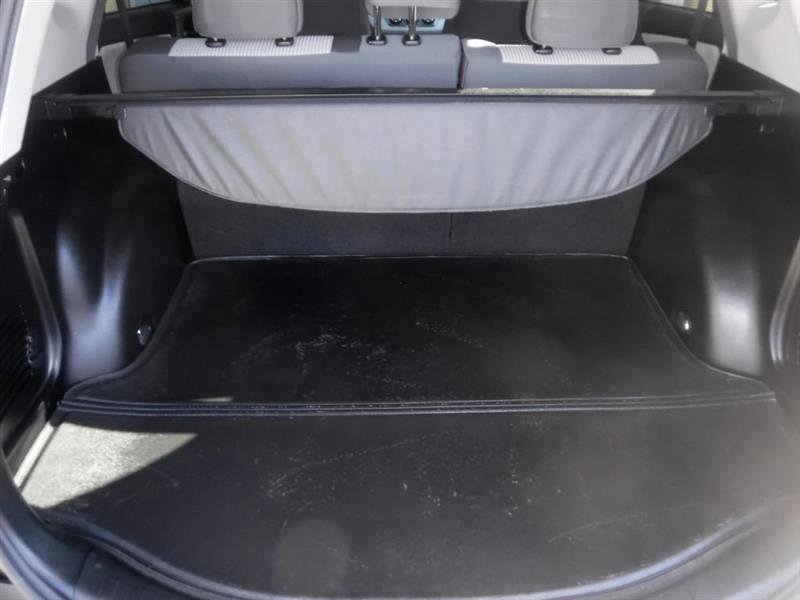 Used 2015 Toyota RAV4 LE FWD image 32
