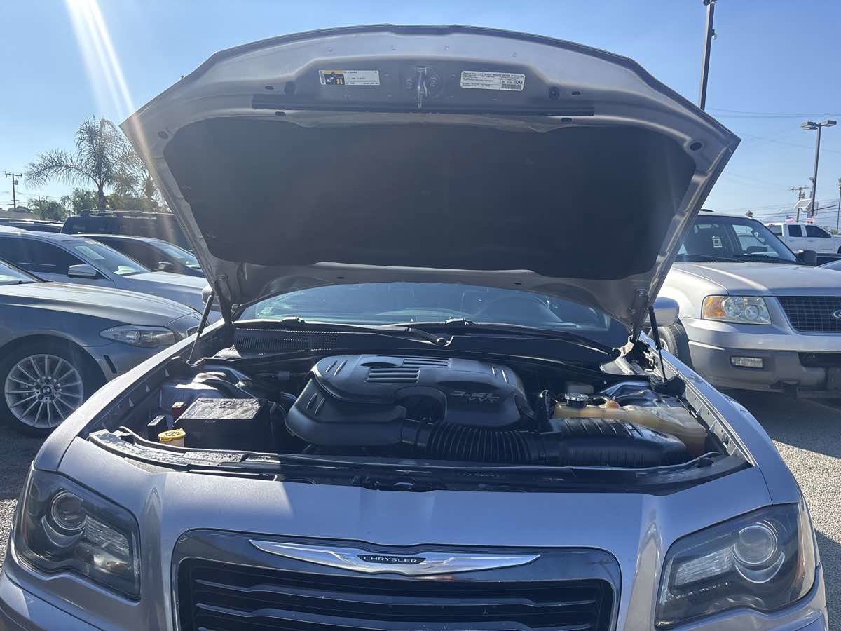 Used 2014 Chrysler 300 S w/ Light Group image 29