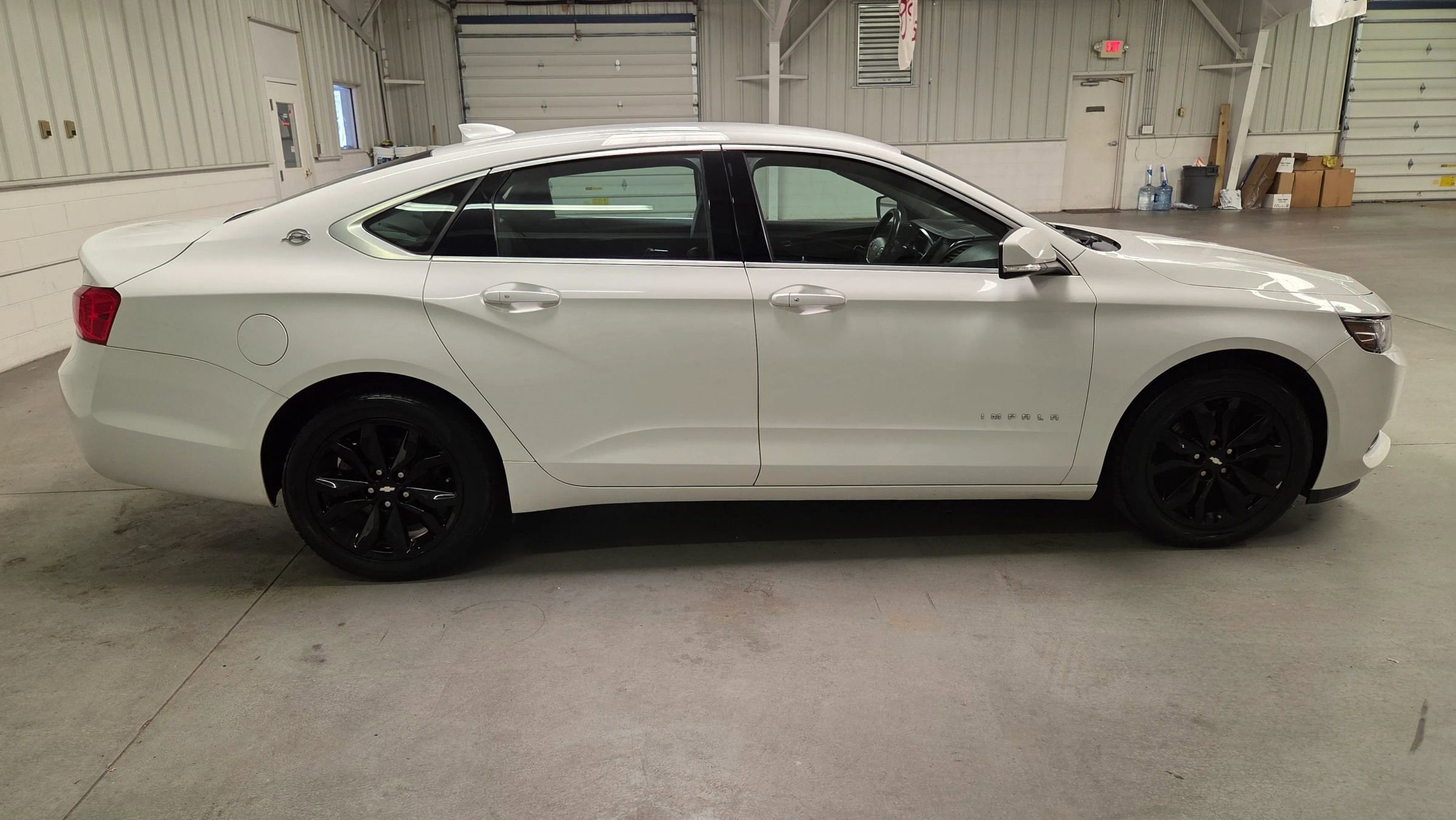 Used 2018 Chevrolet Impala LT FWD image 9