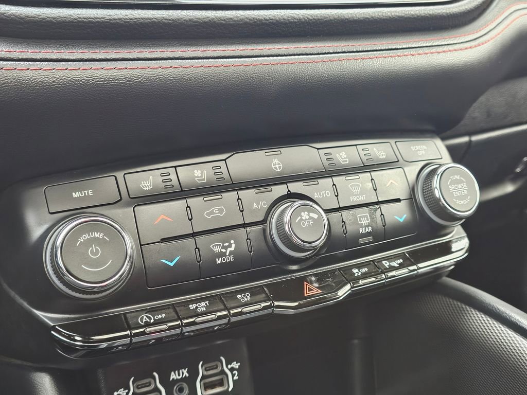 Used 2024 Dodge Durango GT image 24