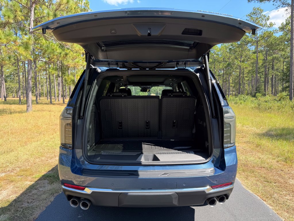 New 2027 Chevrolet Tahoe Premier w/ Sun And Tow Package RWD image 5